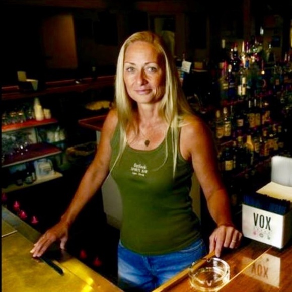 Meet your Posher, Lizsa - Picture 2 of 3